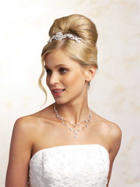 brautfrisuren-mit-diadem-und-schleier-33-2 Brautfrisuren mit diadem und schleier