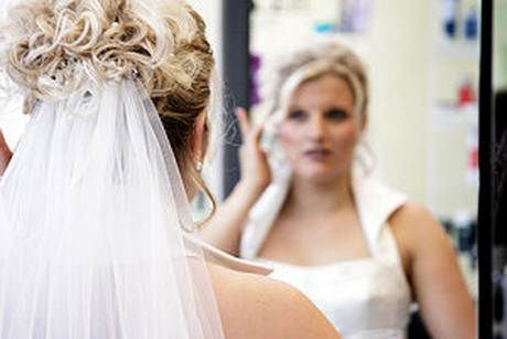 brautfrisuren-mit-diadem-und-schleier-33-9 Brautfrisuren mit diadem und schleier