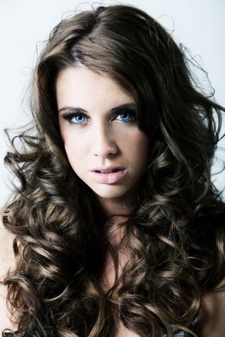 haarfrisuren-mit-locken-46_16 Haarfrisuren mit locken