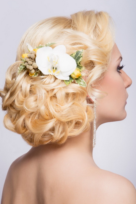 brautfrisuren-mit-blumen-78_14 Brautfrisuren mit blumen