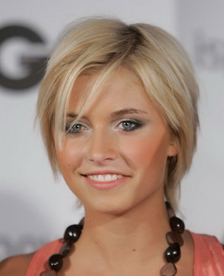 frisuren bob mit langem pony frisur frauen halblang