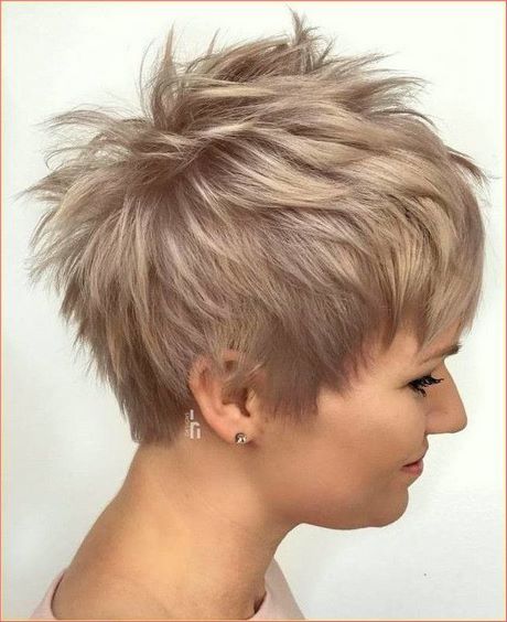 modische-kurzhaarfrisuren-damen-2020-89_15 Modische kurzhaarfrisuren damen 2020