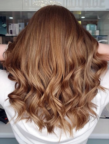 halblange-haare-frisuren-2022-95_15 Halblange haare frisuren 2022