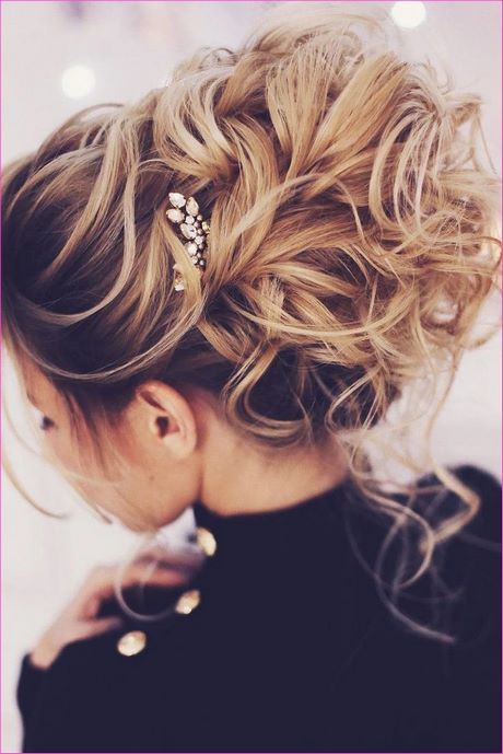 hochzeit-frisuren-2020-lange-haare-10_15 Hochzeit frisuren 2020 lange haare