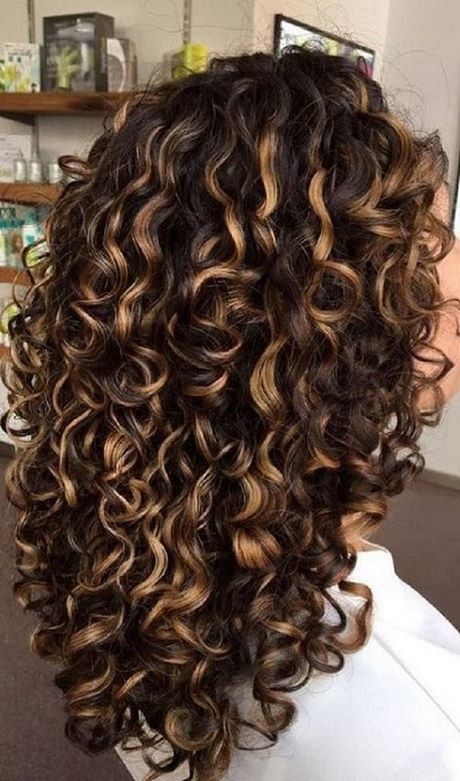 kurzhaarfrisur-mit-locken-2021-90_7 Kurzhaarfrisur mit locken 2021