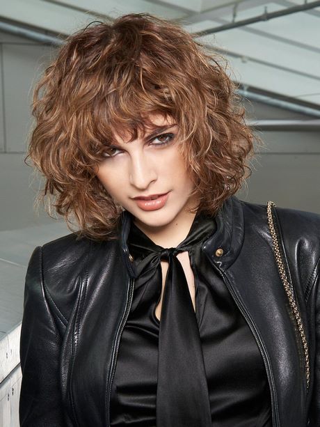 halblange-frisuren-locken-93_9 Halblange frisuren locken