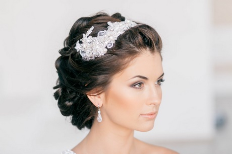 braut-hochsteckfrisuren-mit-diadem-80_20 Braut hochsteckfrisuren mit diadem