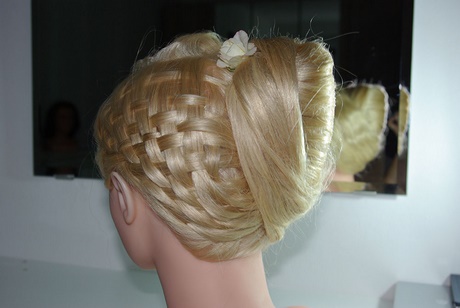 Hochsteckfrisur banane mit locken