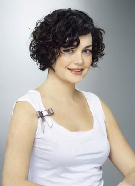 kurze-haare-locken-frisur-08_17 Kurze haare locken frisur