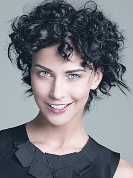 kurzhaarfrisuren-fr-locken-damen-76_18 Kurzhaarfrisuren für locken damen