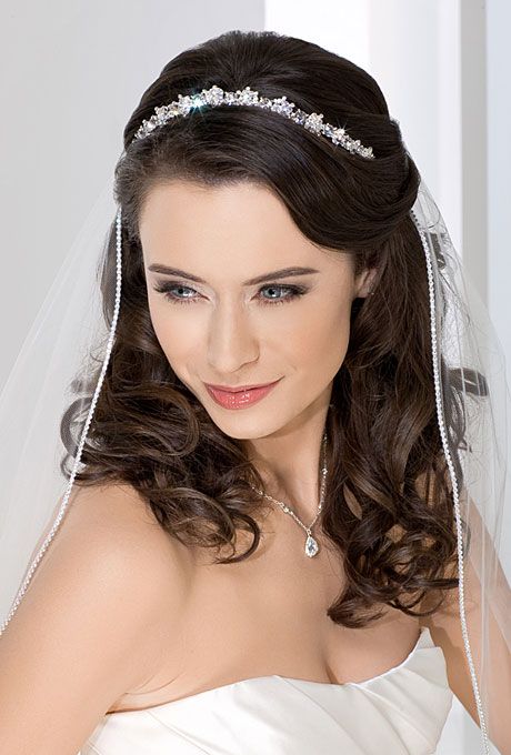 brautfrisuren-mit-schleier-und-diadem-08_12 Brautfrisuren mit schleier und diadem