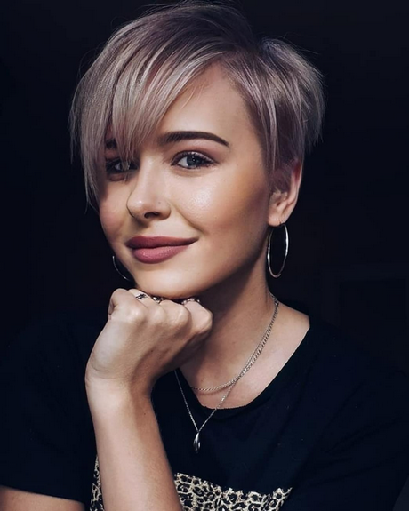 frisuren-2021-kurzhaar-frauen-38_2 Frisuren 2021 kurzhaar frauen