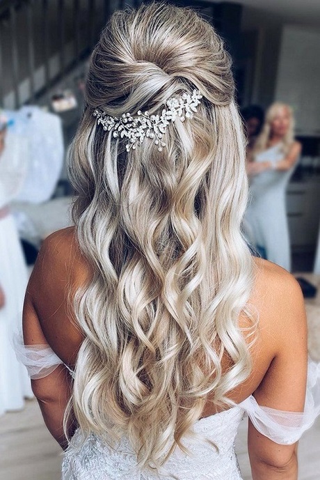 hochzeit-frisuren-trends-2021-95_2 Hochzeit frisuren trends 2021