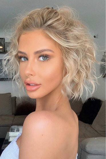 trendfrisuren-2021-frauen-lange-haare-64_4 Trendfrisuren 2021 frauen lange haare