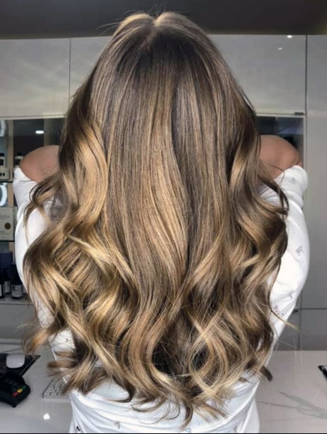 brautfrisuren-2022-lange-haare-15_2 Brautfrisuren 2022 lange haare