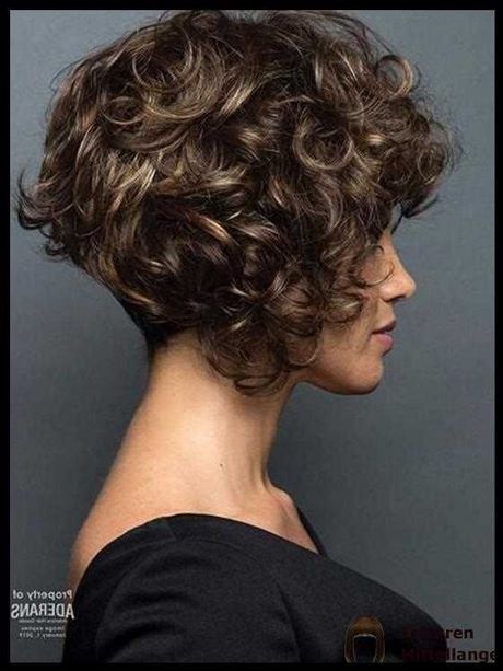 frisurentrend-2022-locken-85_10 Frisurentrend 2022 locken