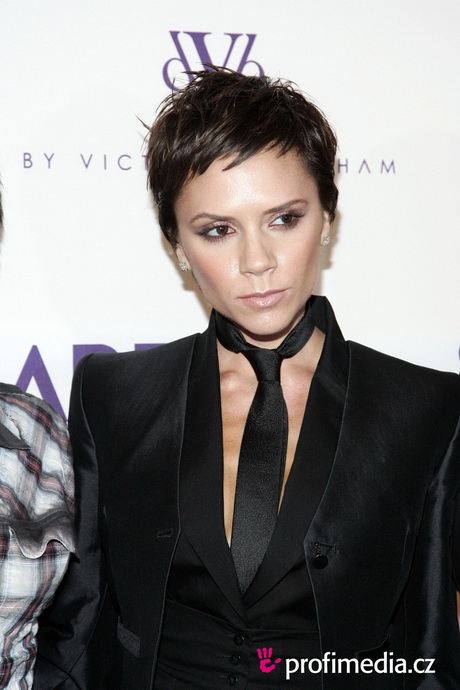 frisuren-victoria-beckham-93_14 Frisuren victoria beckham