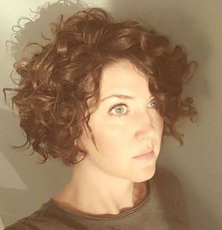 lockige-bob-frisuren-2018-33_16 Lockige bob frisuren 2018