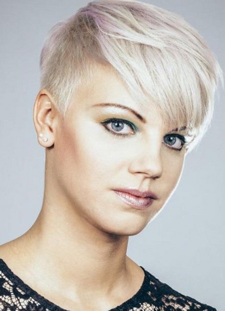 kurzhaarfrisuren-2017-frauen-blond-50_18 Kurzhaarfrisuren 2017 frauen blond