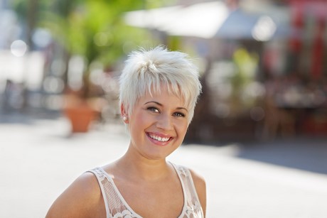 kurzhaarfrisuren-feines-haar-damen-91_16 Kurzhaarfrisuren feines haar damen