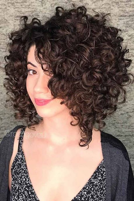 frisuren-mit-locken-2020-70_6 Frisuren mit locken 2020