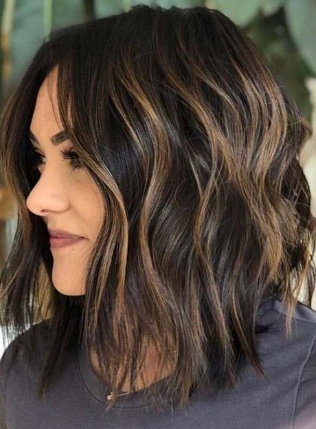 bob-frisuren-locken-2021-24_13 Bob frisuren locken 2021