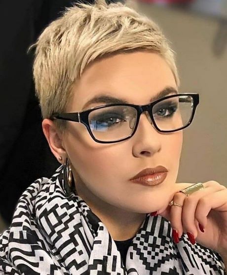 kurzhaarfrisuren-2021-damen-mit-brille-42_6 Kurzhaarfrisuren 2021 damen mit brille