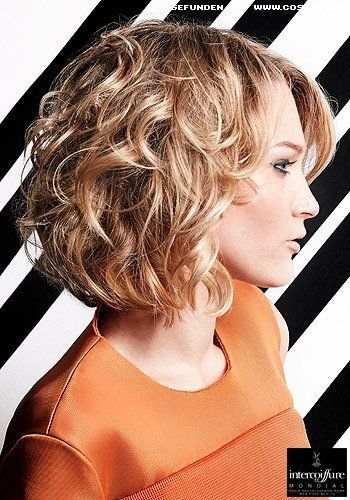 frisuren-2022-frauen-mittellang-locken-30_12 Frisuren 2022 frauen mittellang locken