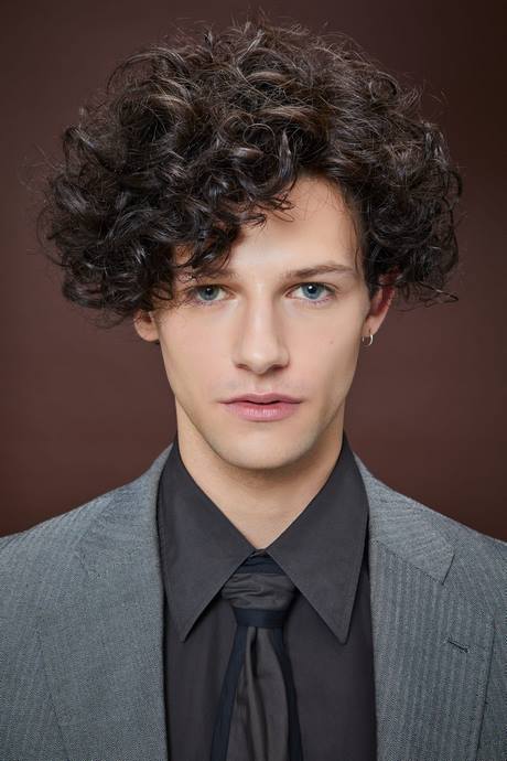 frisuren-2022-manner-locken-27_3 Frisuren 2022 männer locken