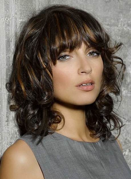 frisuren-kurze-lockige-haare-47_18 Frisuren kurze lockige haare