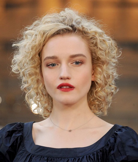 kurzhaarfrisuren-locken-2018-93_9 Kurzhaarfrisuren locken 2018